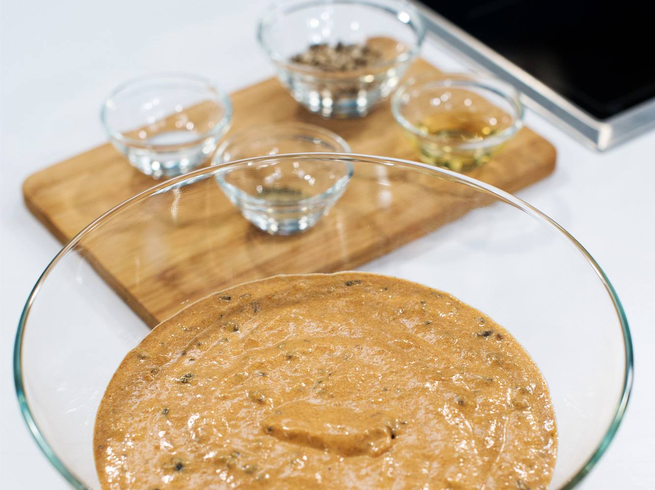 Rezept: Olivenwaffeln mit Tomaten-Dip - Teig Rezept: Olivenwaffeln mit Tomaten-Dip - Teig