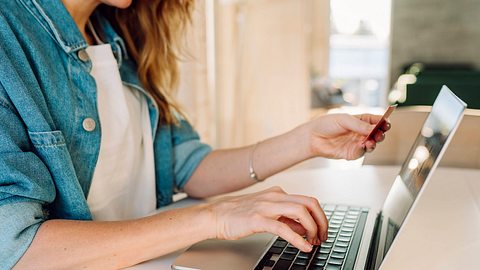 Onlineshopping - Foto: IMAGO / Westend61
