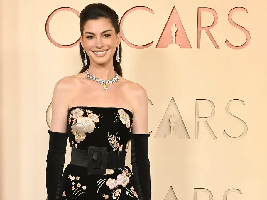 Oscars 2026: Anne Hathaway Oscars 2026: Anne Hathaway