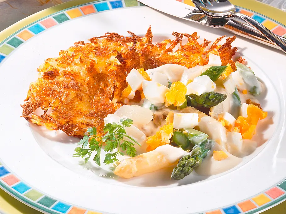 Osteressen: Vegetarisches Spargel-Ei-Ragout mit Kartoffel-Rösti Osteressen: Vegetarisches Spargel-Ei-Ragout mit Kartoffel-Rösti