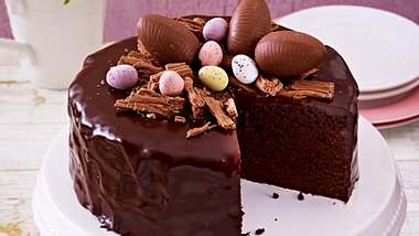 Ein Oster-Schokoladenkuchen ist ein Highlight auf jeder Kaffee-Tafel!  - Foto: RFF