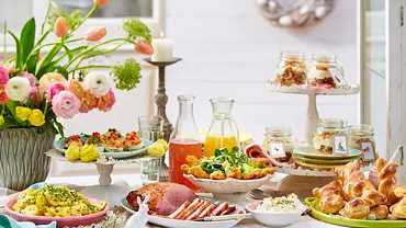 Ostermenü: Ein Ostertisch voller Leckereien - Foto: Bauer Media Group