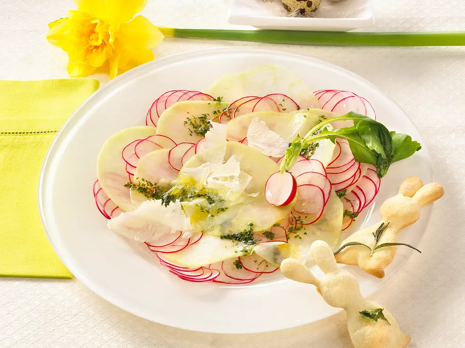 Osterrezept vegetarisch: Kohlrabi-Carpaccio mit Parmesan und Brunnenkresse Osterrezept vegetarisch: Kohlrabi-Carpaccio mit Parmesan und Brunnenkresse