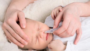 Otriven Baby-Nasentropfen: Gefahr vor Halluzinationen & Herzrasen - Foto: iStock/jjustas/Symbolfoto