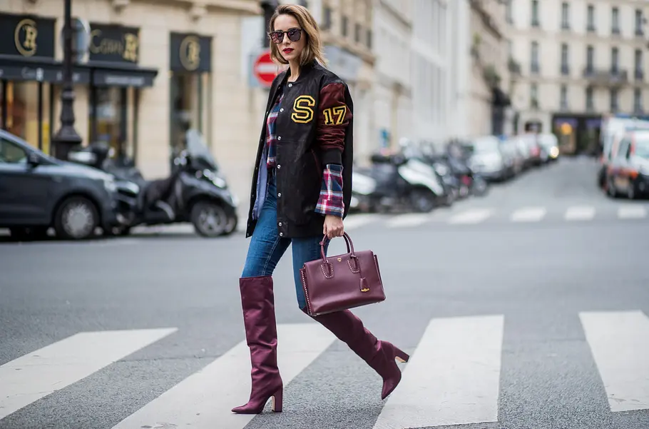 Overknee-Stiefel-Outfit mit Jeans Ein Overknee-Outfit mit Jeans passt zu fast jeder Gelegenheit!