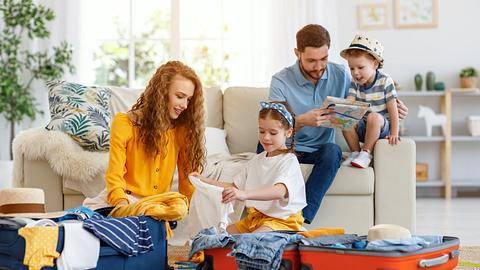 Tschüss, Tetris! Mit Packing Cubes wird das Packen für den Urlaub gleich viel entspannter. - Foto: iStock/ evgenyatamanenko