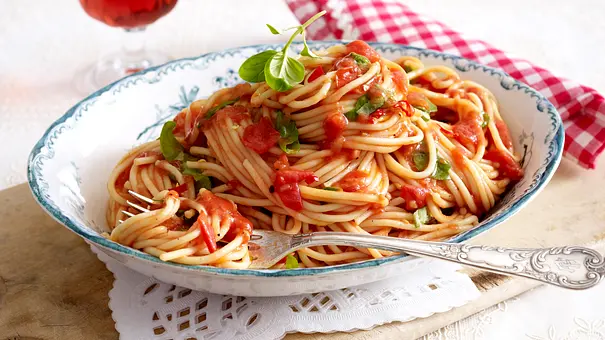 pasta rezepte spaghetti all arrabiata - Foto: Bauer Media Group