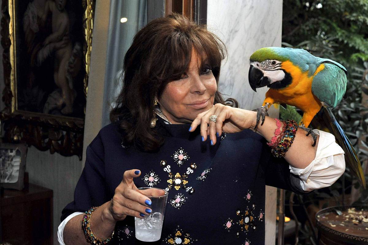 Patrizia Reggiani und ihr Papagei