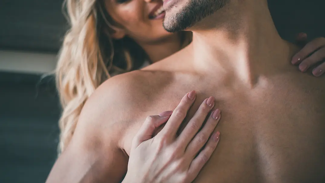 Pegging: Mit dieser Sexpraktik dominierst du ihn! - Foto: FlyMint Agency/iStock Pegging: Mit dieser Sexpraktik dominierst du ihn! - Foto: FlyMint Agency/iStock