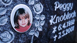 Am 7. Mai 2001 verschwand die neunjährige Peggy Knobloch spurlos in Lichtenberg auf dem Heimweg von der Schule. - Foto: 	JENS-ULRICH KOCH / Getty Images
