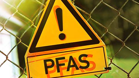 PFAS: Was ist das und wo kommt es vor? - Foto: IMAGO / Christian Ohde
