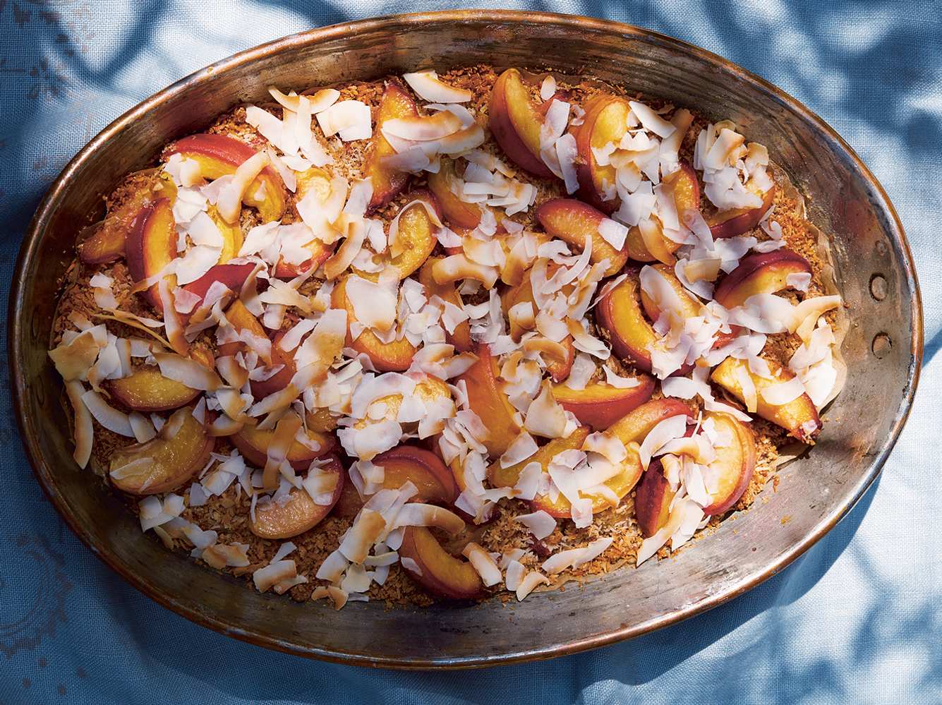 Pfirsich-Kokos-Tarte: Deliciously Ella mit Freunden Pfirsich-Kokos-Tarte: Deliciously Ella mit Freunden