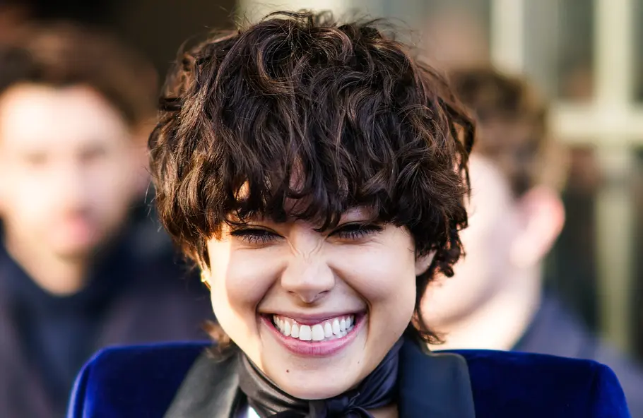 Pixie Cut für dickes, gelocktes Haar: der Mixie Ideal für dickes, gelocktes Haar: der Mixie.