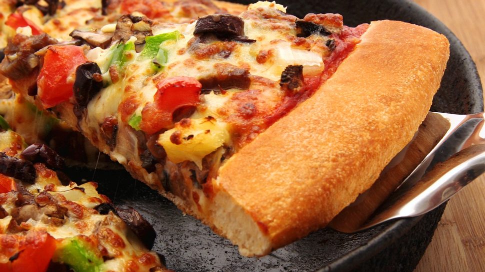 Pizza aus der Pfanne. - Foto: fozrocket/iStock