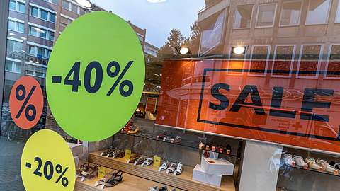 Einer beliebten Schuhkette droht die Pleite. - Foto: imago images / Arnulf Hettrich