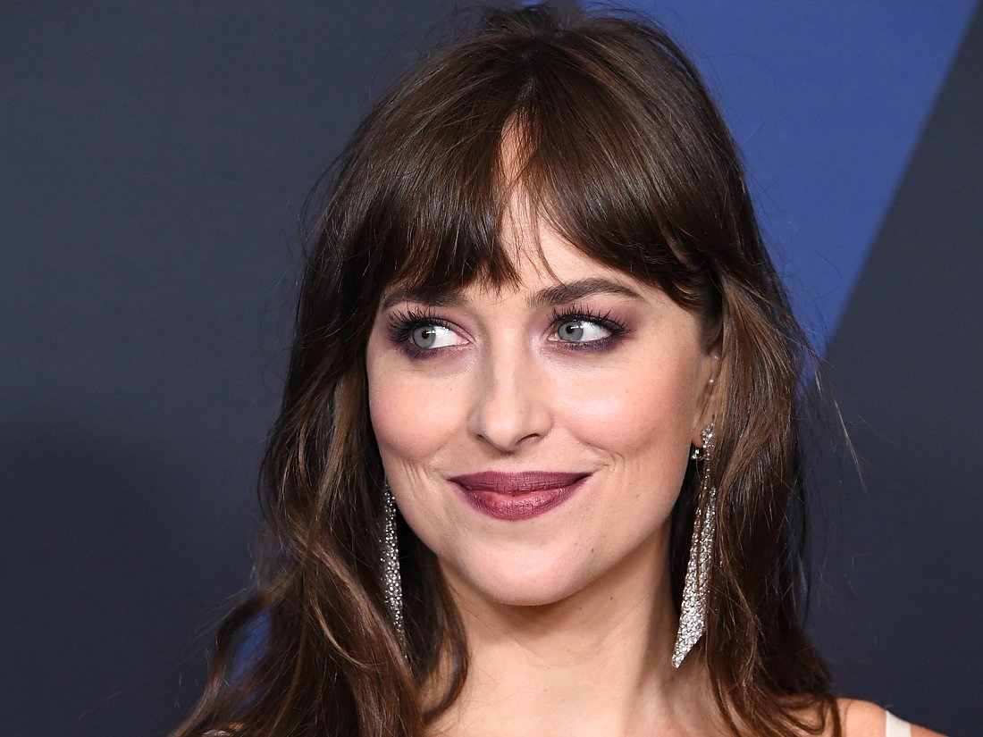 Bottleneck Bangs: Die kleine Schwester der Curtain Bangs Bottleneck Bangs: Die kleine Schwester der Curtain Bangs