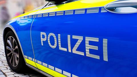 Potsdam: Mädchen (9) von Männern bedrängt - Polizei sucht Zeugen - Foto: iStock/EKH-Pictures