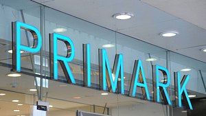 Primark: Neue Hiobsbotschaft! Macht deine Filiale auch bald dicht? - Foto: IMAGO / BeckerBredel