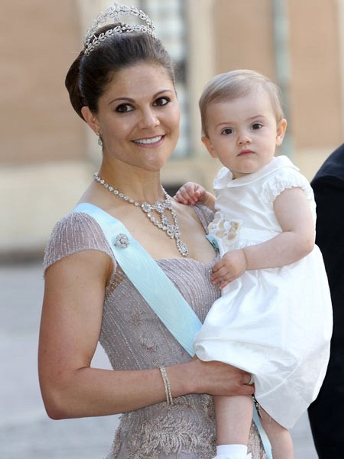 prinzessin estelle bei der hochzeit ihrer tante madeleine