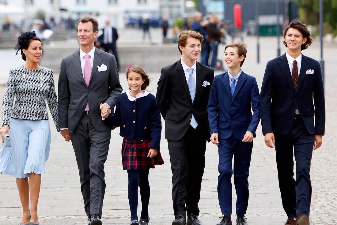 Von links: Prinzessin Marie, Prinz Joachim, Prinz Nikolai, Prinz Felix, Prinz Henrik, Prinzessin Athena 
