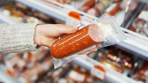 Wurstwaren sind häufig von Rückrufen betroffen - Foto: iStock / nastya_ph