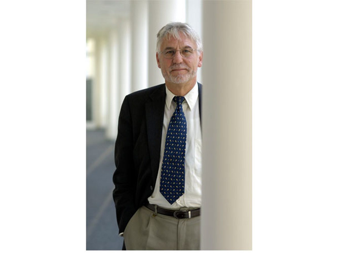 Professor Dr. Dr. Gerhard Roth vom Institut für Hirnforschung der Universität Bremen ist einer der bekanntesten europäischen Neurobiologen und beschäftigt sich seit langem damit, wie sich mit Unterstützung des Gehirns unser Verhalten ändern lässt. Professor Dr. Dr. Gerhard Roth vom Institut für Hirnforschung der Universität Bremen ist einer der bekanntesten europäischen Neurobiologen und beschäftigt sich seit langem damit, wie sich mit Unterstützung des Gehirns unser Verhalten ändern lässt.