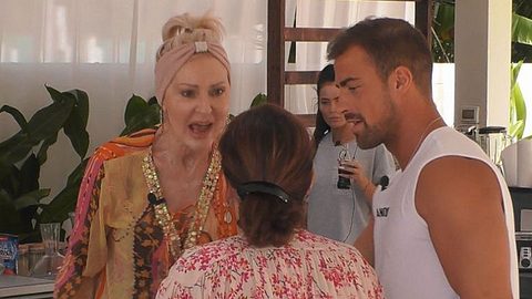 Der Streit zwischen Désirée Nick und Claudia Obert eskaliert. - Foto: Sat.1