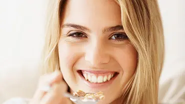 Quark schmeckt lecker und lässt das Bauchfett schmelzen. - Foto: instamatics / iStock Quark schmeckt lecker und lässt das Bauchfett schmelzen. - Foto: instamatics / iStock