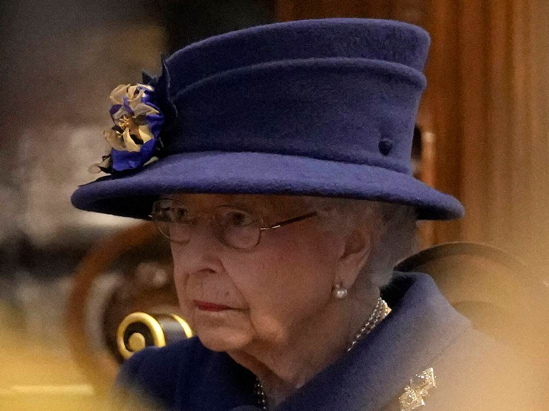 Queen Elizabeth Um Prinz Philip ranken sich viele Geschichten - jetzt sorgt sein Testament für einen Skandal.