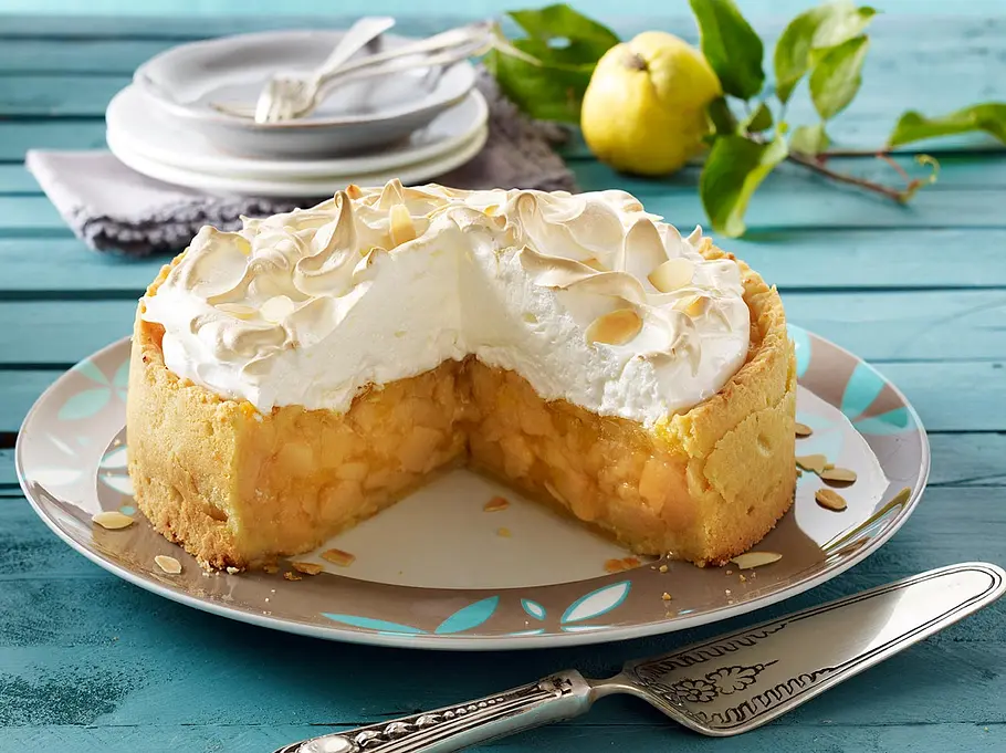 Quitten-Kuchen mit Mandelbaiser