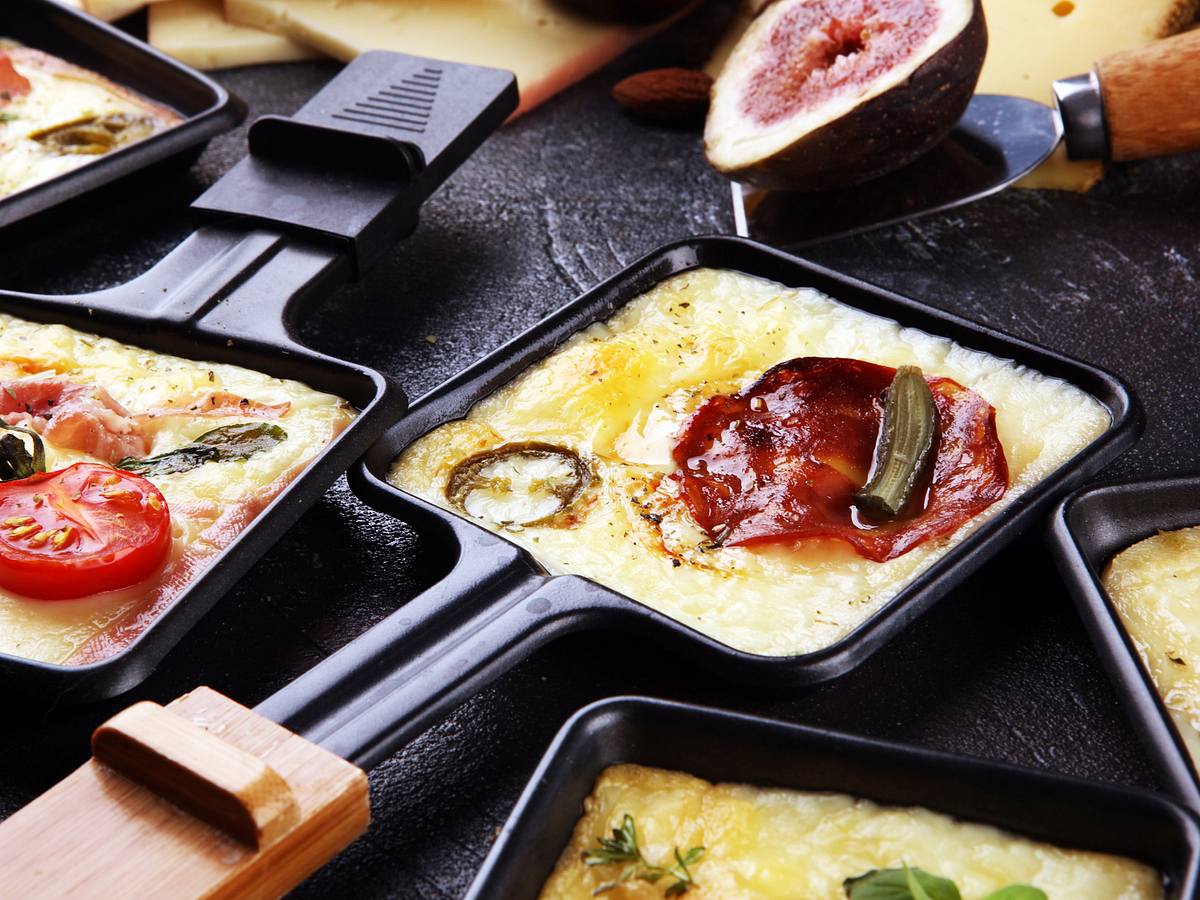 Raclette Idee: Vegetarisches Pfännchen für Pizza-Fans