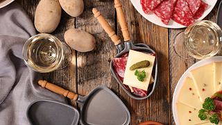 Raclette Rezepte für jung und alt. - Foto: iStock/margouillatphotos