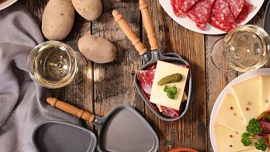 Raclette Rezepte für jung und alt. - Foto: iStock/margouillatphotos