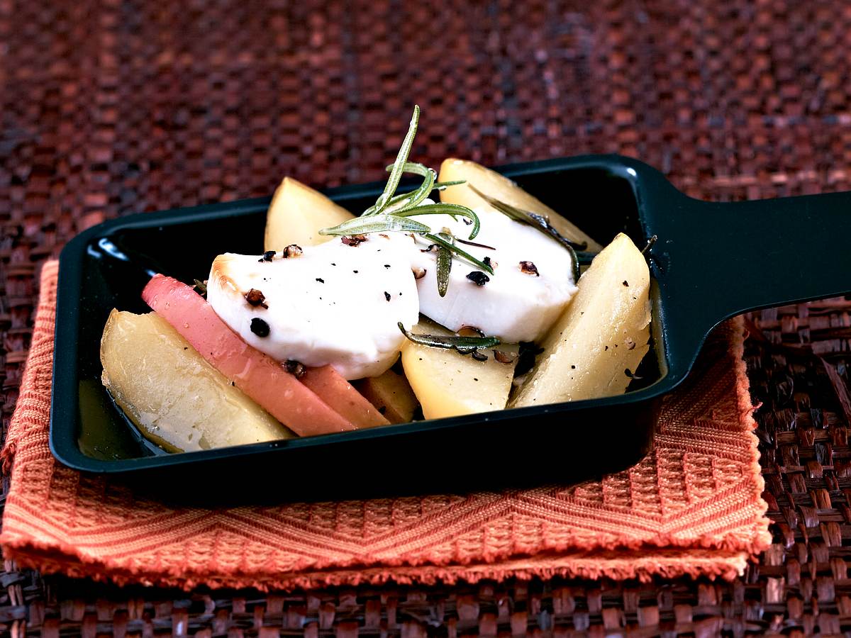 Raclette vegetarisch mit Apfel und Kartoffeln