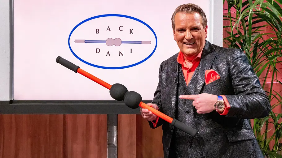 Ralf Dümmel macht aus seiner Begeisterung kein Geheimnis. Ralf Dümmel mit dem BackDani.