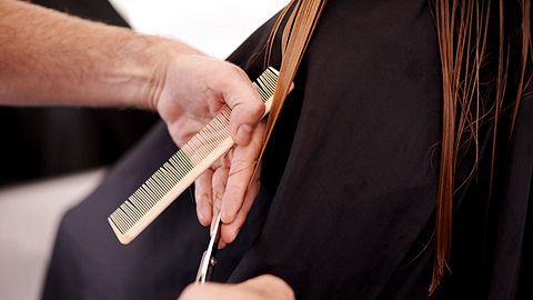 Razor Bob: Diese rasiermesserscharfe Trendfrisur überzeugt auf ganzer Linie! - Foto: Mikolette/Getty Images (Themenbild)