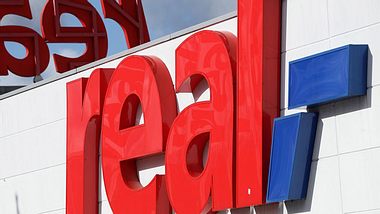 Der Supermarkt real verkauft jetzt Sexspielzeug für Bondage und Fetisch. - Foto: Getty Images