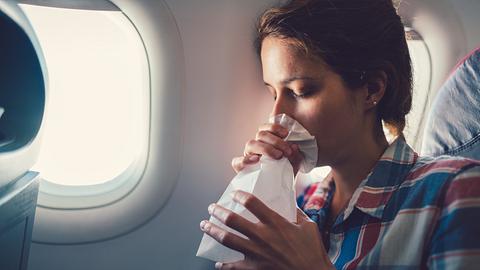 Reisekrankheit: Mit Homöopathie besser ans Ziel kommen - Foto: martin-dm/iStock