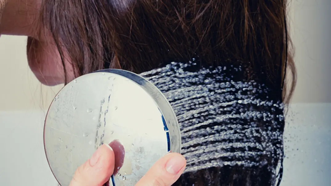 Wer seine Haare mit Reiswasser wäscht, wird vom Volumen begeistert sein - Foto: Istock