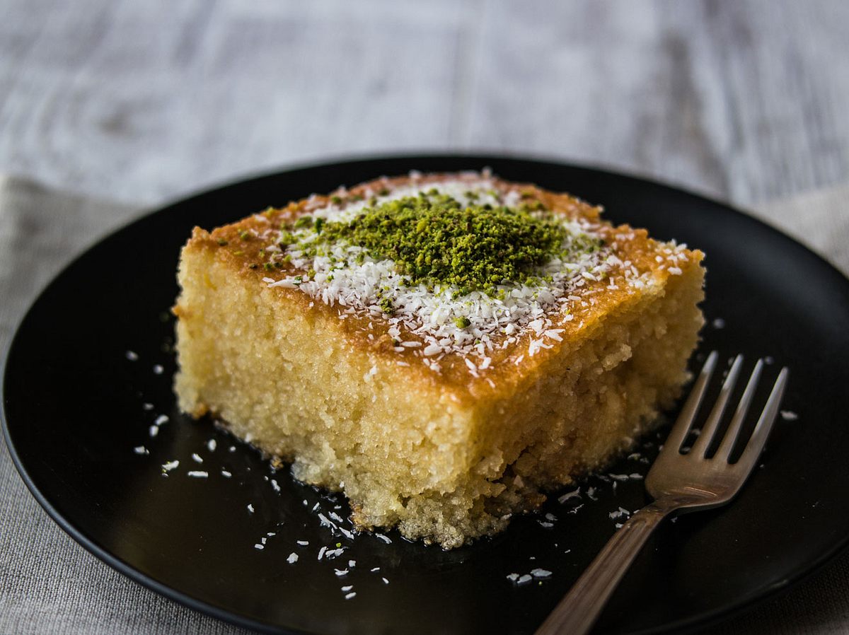 Saftige Blechkuchen kennen wir auch in Deutschland, aber wie wäre es mit Revani? Einer türkischen Variante.