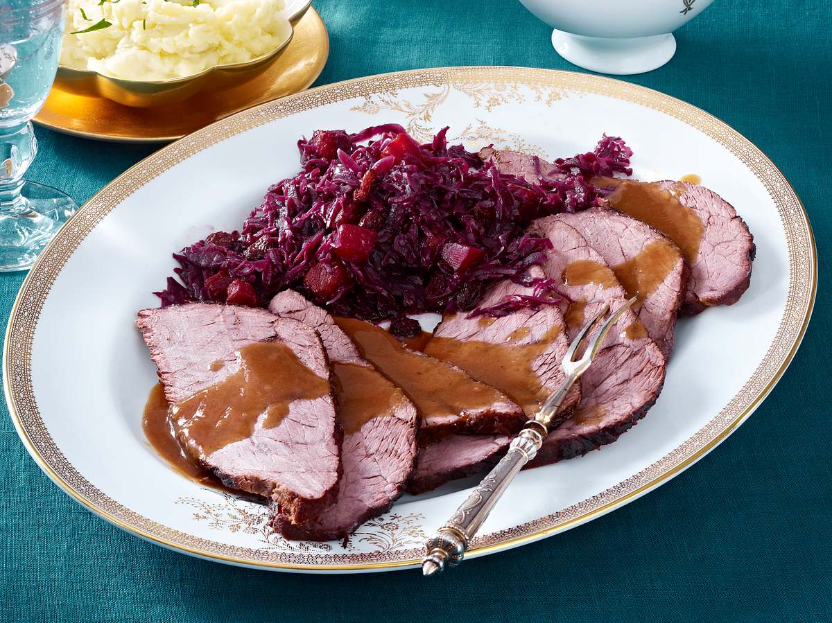 Rezept für Glühweinbraten mit Kürbisrotkohl und Kartoffelpüree