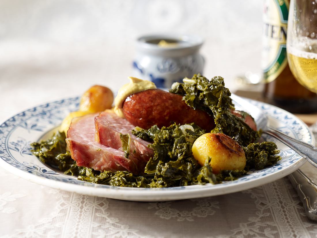 Rezept für Grünkohl mit Kassler und Kohlwurst ohne Haferflocken Rezept für Grünkohl mit Kassler und Kohlwurst ohne Haferflocken