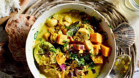Eine Jackfruit lässt sich wunderbar in ein Curry verwandeln. - Foto: House of Food / Bauer Food Experts KG