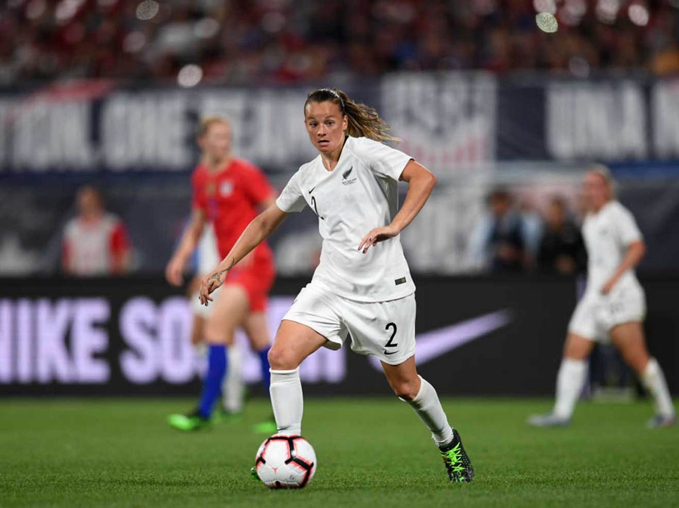 Ria Percival schützt den Strafraum Neuseelands beim FIFA Women's Cup 2019