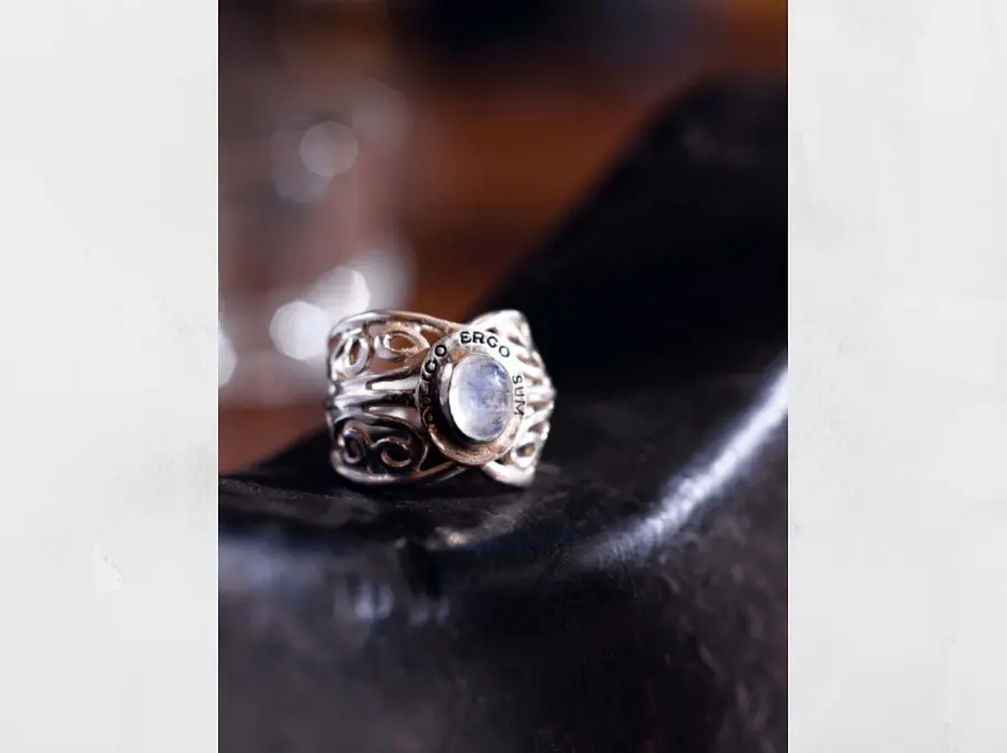 Diese Bedeutung steckt hinter Yoga-Schmuck Diese Bedeutung steckt hinter Yoga-Schmuck