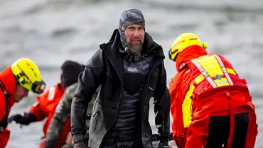 Robert Marc Lehmann im Taucheranzug am Timmendorfer Strand. - Foto: IMAGO / Agentur 54 Grad Robert Marc Lehmann im Taucheranzug am Timmendorfer Strand. - Foto: IMAGO / Agentur 54 Grad