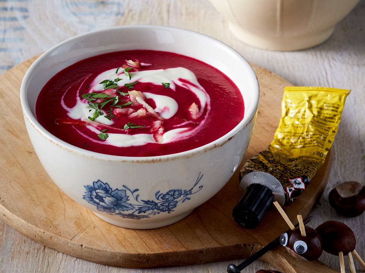 Eine leichte Rote-Beete-Suppe zum Mittag.