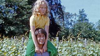Roy Black und Anita Hegerland bei den Dreharbeiten zum Film Alter Kahn und junge Liebe , Deutschland 1973. - Foto: IMAGO / United Archives