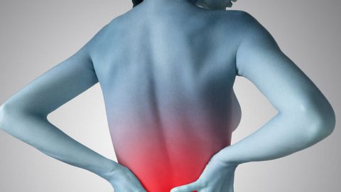 Osteopathie kann dir langfristig gegen Rückenschmerzen helfen. - Foto: iStock