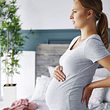 Rückenschmerzen in der Schwangerschaft: Diese Tipps helfen wirklich - Foto: iStock